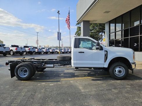 New 2024 Ford F350 XL w/ XL Chrome Package image 6