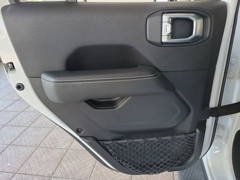 Used 2020 Jeep Gladiator Overland image 25