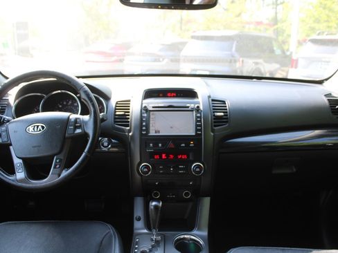 Used 2013 Kia Sorento EX w/ Premium Plus Pkg FWD image 25