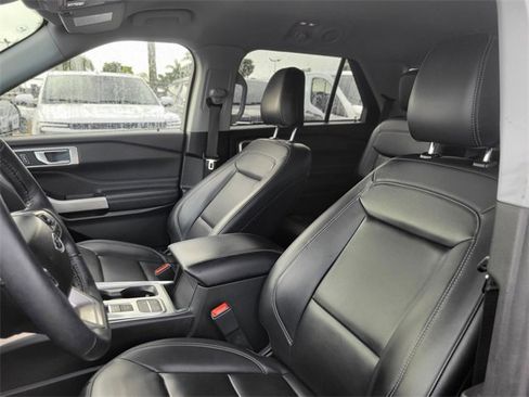 Used 2023 Ford Explorer XLT w/ Equipment Group 202A image 19
