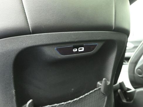 Used 2025 Chrysler Pacifica Limited FWD image 23