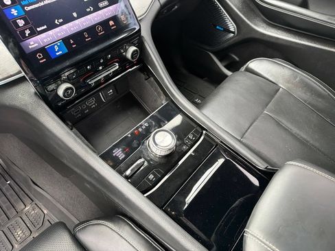Used 2021 Jeep Grand Cherokee L Overland w/ Luxury Tech Group IV AWD/4WD image 15