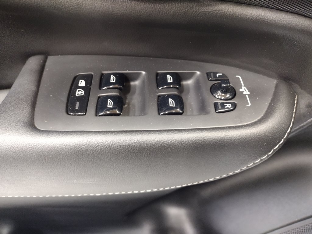 Used 2022 Volvo XC90 T8 Inscription AWD/4WD image 22