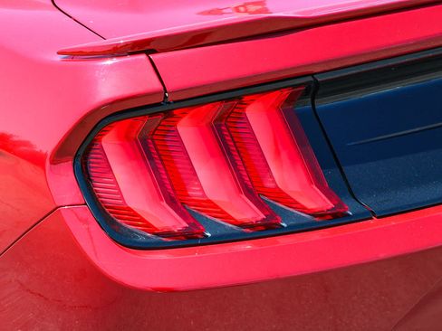 Used 2020 Ford Mustang GT Premium w/ Equipment Group 401A RWD image 9