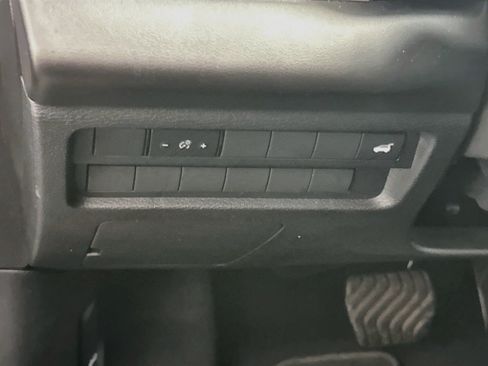Used 2025 Mitsubishi Outlander SE AWD/4WD image 17