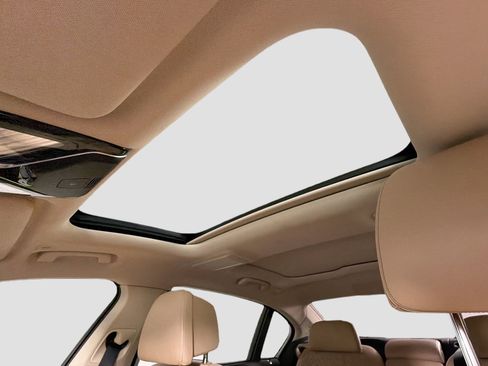 Used 2022 BMW 740i image 23