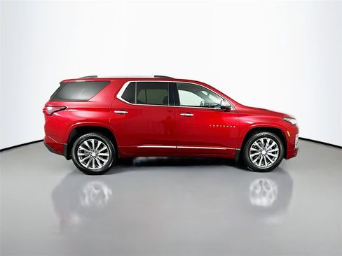 Used 2023 Chevrolet Traverse Premier image 8