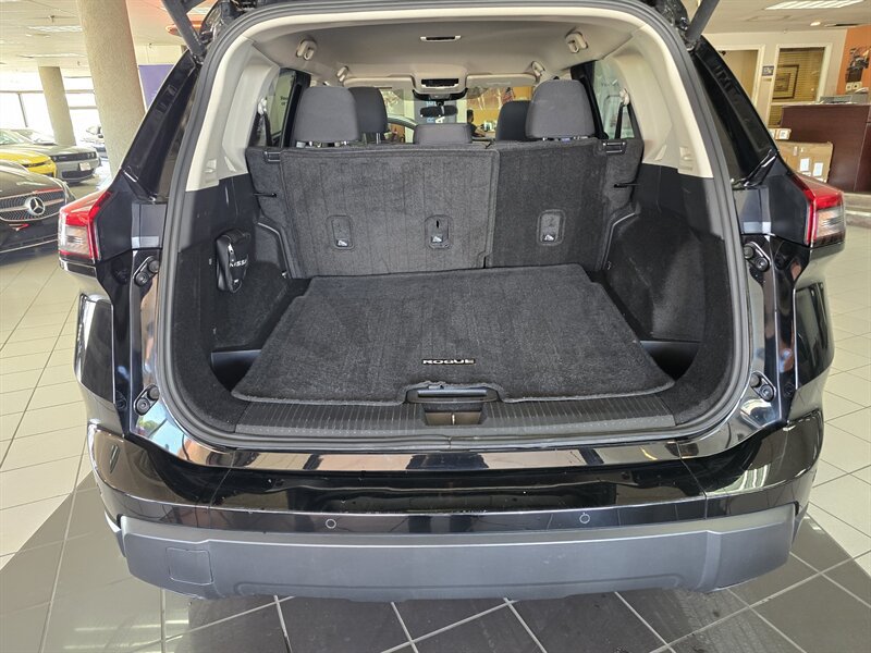 Used 2025 Nissan Rogue SV FWD image 29
