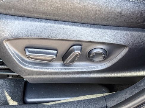 Used 2024 Toyota Corolla Cross XLE w/ Convenience Package image 21