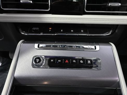 New 2026 Lincoln Aviator AWD image 30