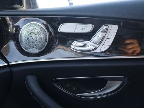 Used 2018 Mercedes-Benz E 300 image 37