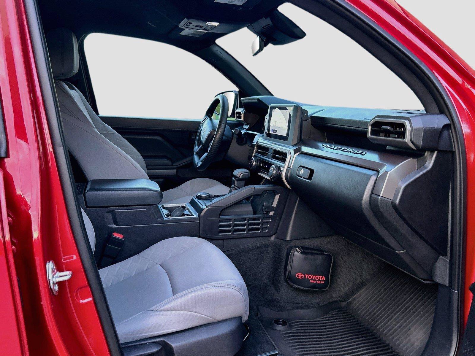 Used 2025 Toyota Tacoma SR5 AWD/4WD image 14