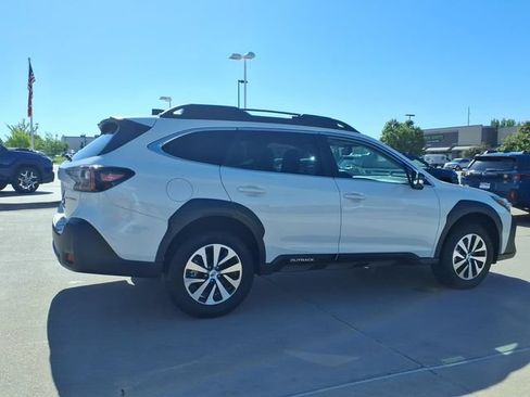 Used 2025 Subaru Outback Premium w/ Popular Package #1A AWD/4WD image 4