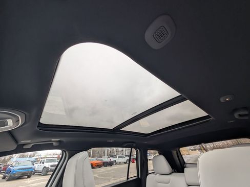 New 2026 Jeep Cherokee Overland image 38