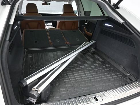 Used 2023 Audi Q8 Premium Plus image 9