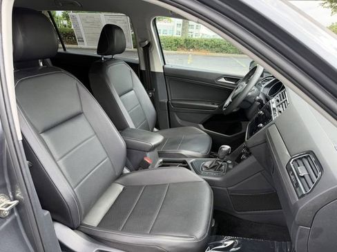 Used 2021 Volkswagen Tiguan SEL FWD image 33