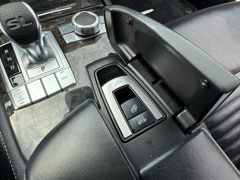 Used 2013 Mercedes-Benz SL 550 image 16