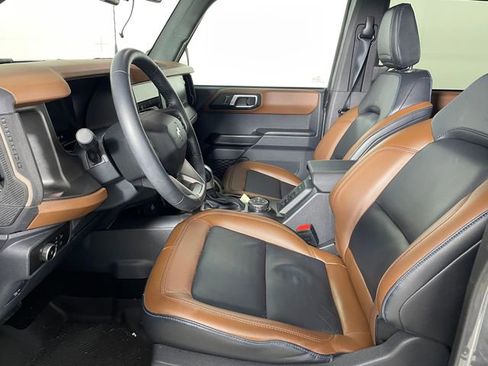 Used 2024 Ford Bronco Outer Banks w/ Sasquatch Package image 2