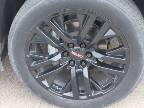 Used 2021 GMC Sierra 1500 Denali w/ Driver Alert Package II AWD/4WD image 17