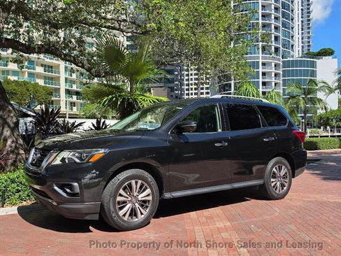 Used 2019 Nissan Pathfinder SL image 56