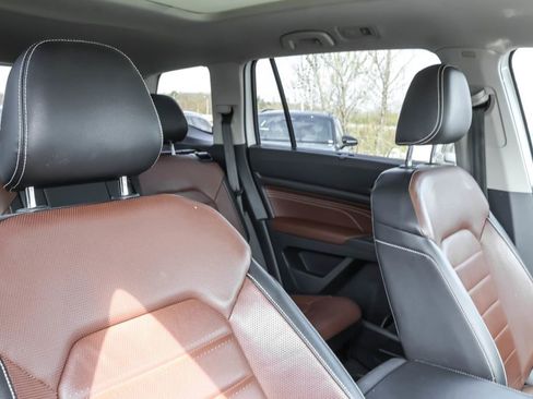 Used 2022 Volkswagen Atlas SEL Premium image 41