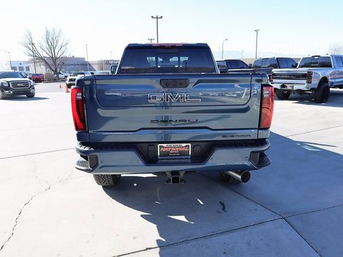 New 2026 GMC Sierra 2500 Denali Ultimate w/ LPO, Black Badging Package image 5