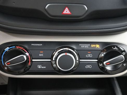 Used 2025 Kia Soul LX w/ LX Technology Package image 31