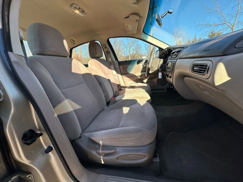 Used 2001 Ford Taurus SE image 15