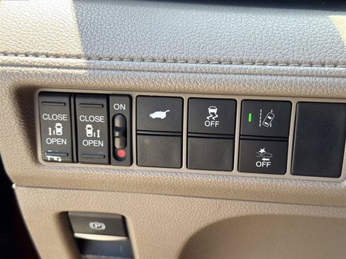 Used 2018 Honda Odyssey EX-L image 27