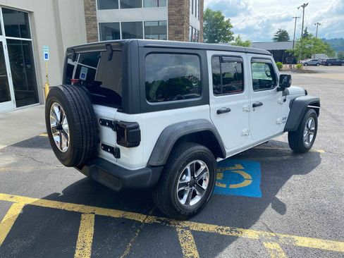 Used 2018 Jeep Wrangler Unlimited Sport S AWD/4WD image 4