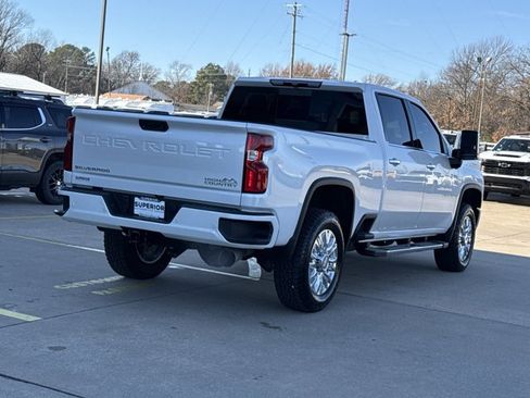 Used 2023 Chevrolet Silverado 2500 High Country image 3