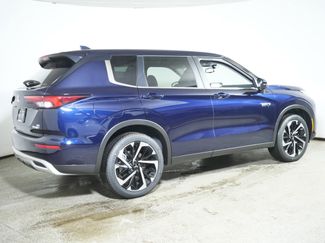 New 2025 Mitsubishi Outlander SE video 2