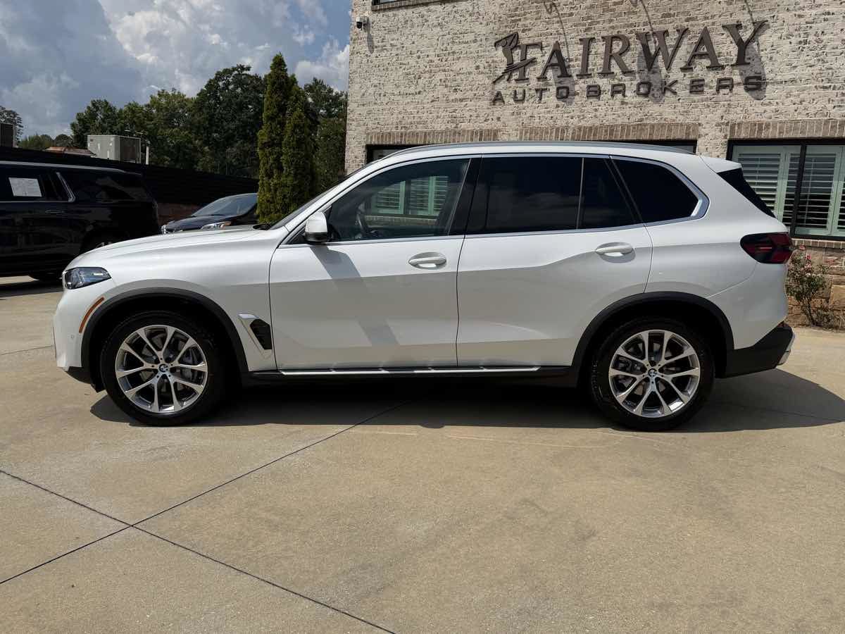 Used 2026 BMW X5 xDrive40i AWD/4WD image 9