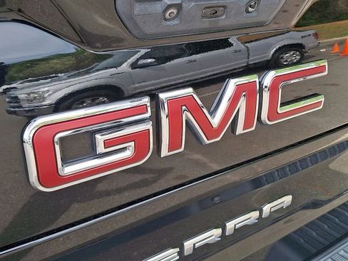 Used 2021 GMC Sierra 1500 AT4 w/ AT4 Premium Package AWD/4WD image 24