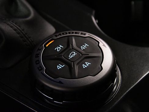 Used 2025 Ford Bronco Badlands image 23