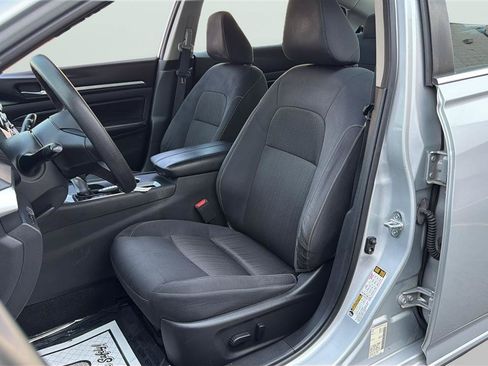 Used 2022 Nissan Altima 2.5 SV FWD image 12