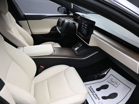 Used 2022 Tesla Model S AWD/4WD image 29