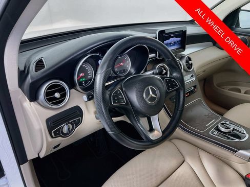 Used 2019 Mercedes-Benz GLC 300 4MATIC image 9