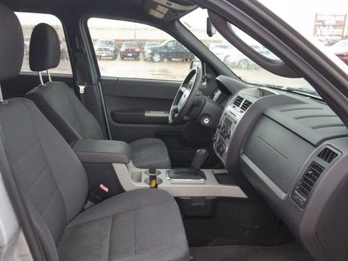 Used 2011 Ford Escape XLT AWD/4WD image 25