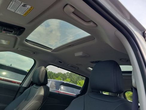 New 2026 Kia Carnival SX w/ SX Dark Edition Package FWD image 30
