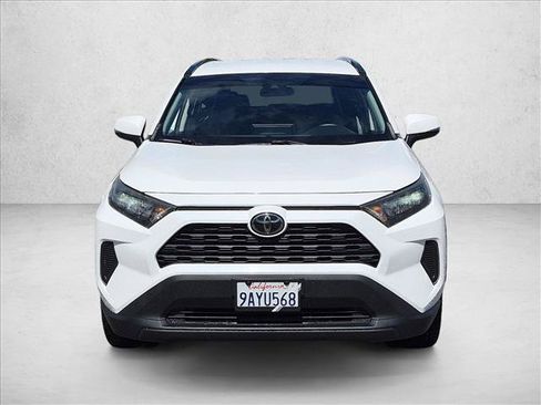 Used 2021 Toyota RAV4 LE FWD image 2