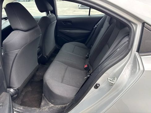 Used 2022 Toyota Corolla LE FWD image 11