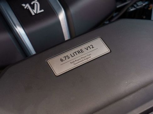 Used 2025 Rolls-Royce Cullinan Black Badge AWD/4WD image 18