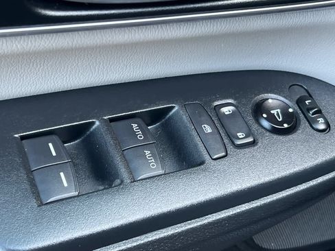 Used 2017 Honda CR-V EX-L image 13