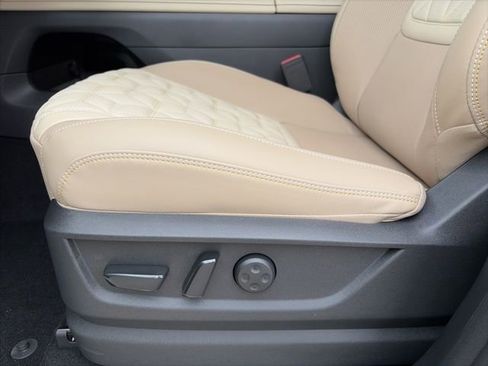 New 2026 Nissan Armada Platinum image 10