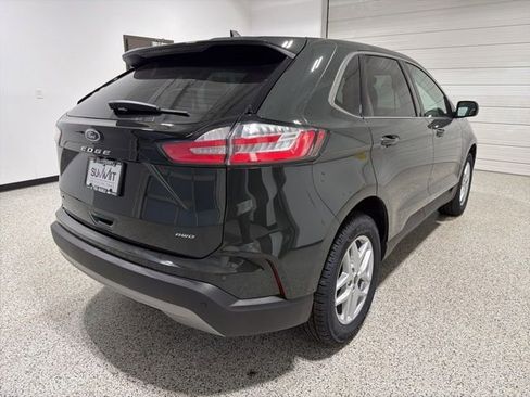 Used 2023 Ford Edge SEL image 4