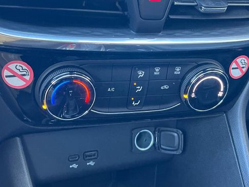 Used 2024 Buick Encore GX Sport Touring image 19