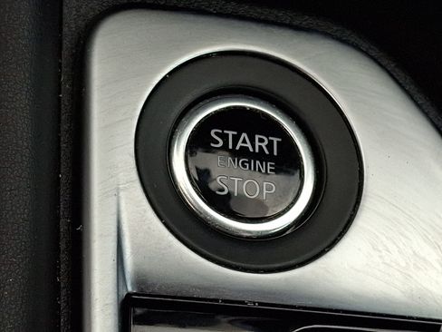 Used 2023 Nissan Sentra SR w/ SR Premium Package FWD image 22