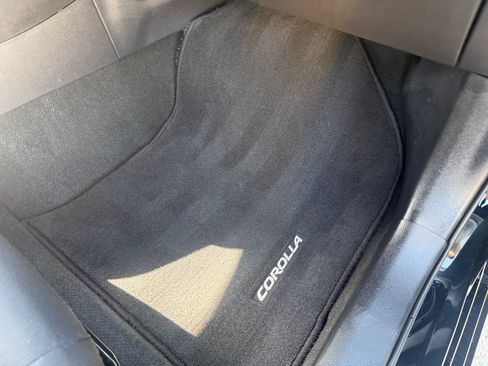 Used 2025 Toyota Corolla SE FWD image 21