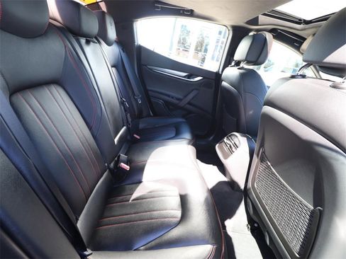 Used 2021 Maserati Ghibli S image 23